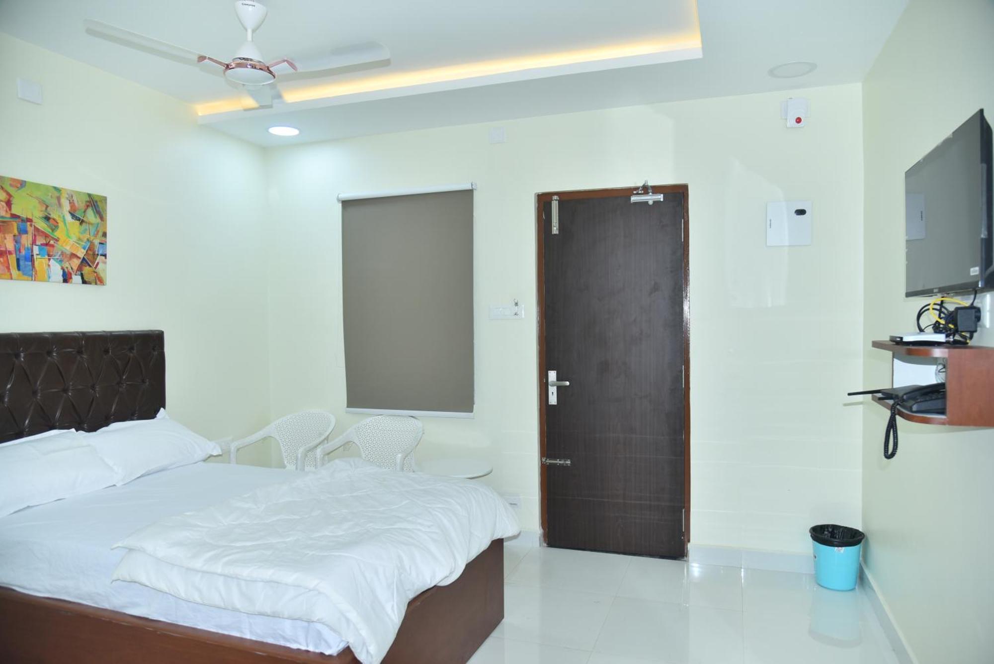 The Paradise Guest Inn Nellore Exterior foto